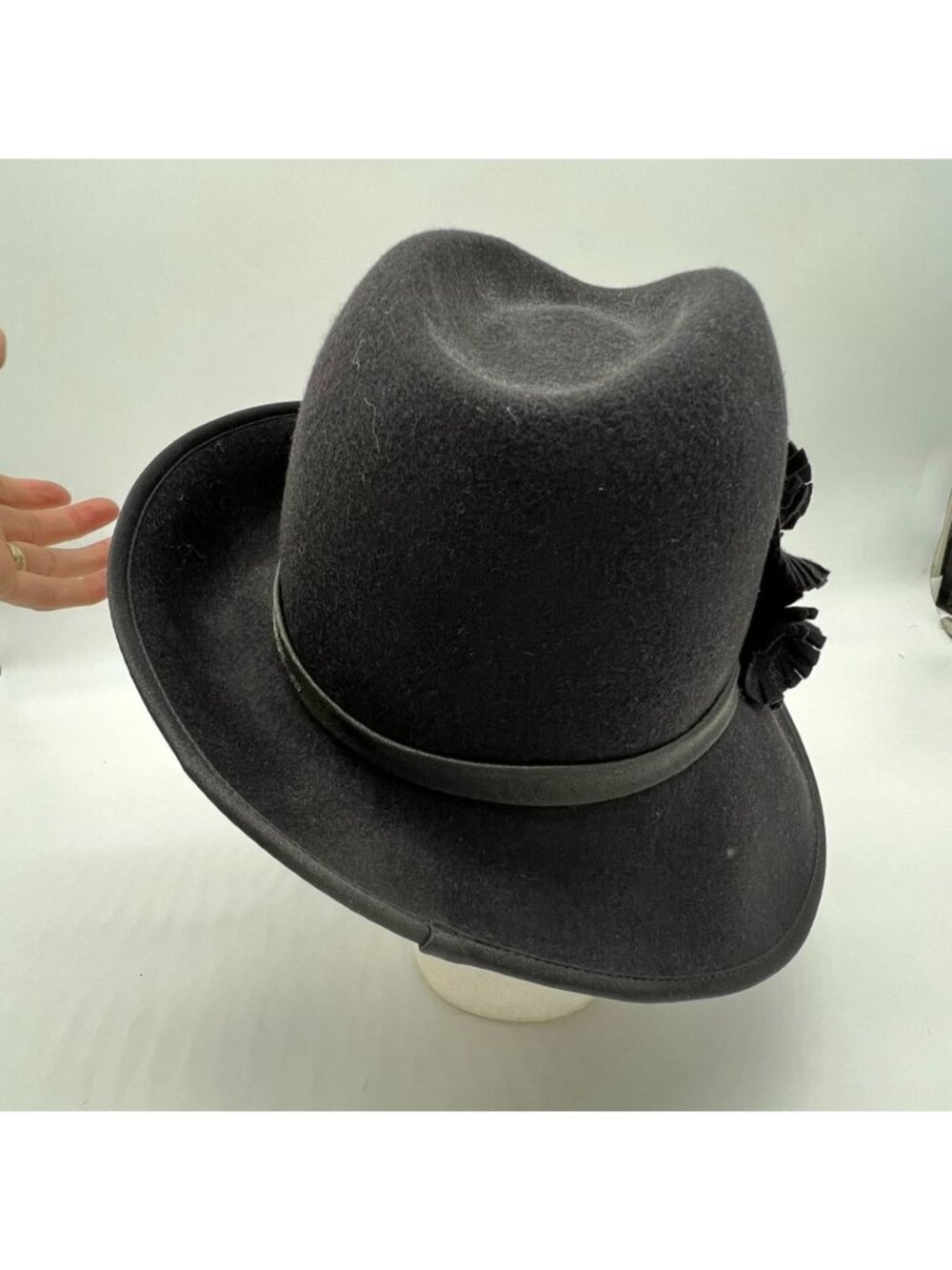June's Young Womens 100% Wool Decorative Fascinator Hat Black Floral Rhinestone - Picture 7 of 10